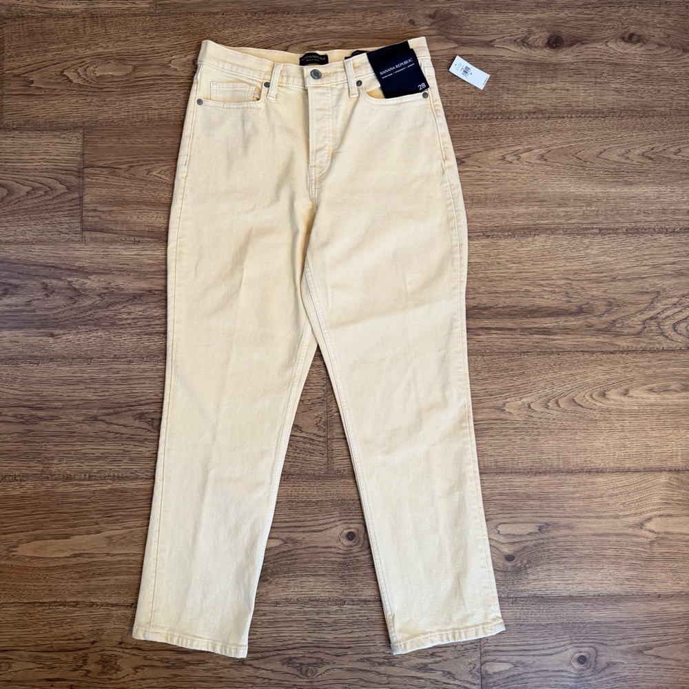 NWT Banana Republic Women’s High Rise Straight Leg Ankle Light Yellow Jeans 28